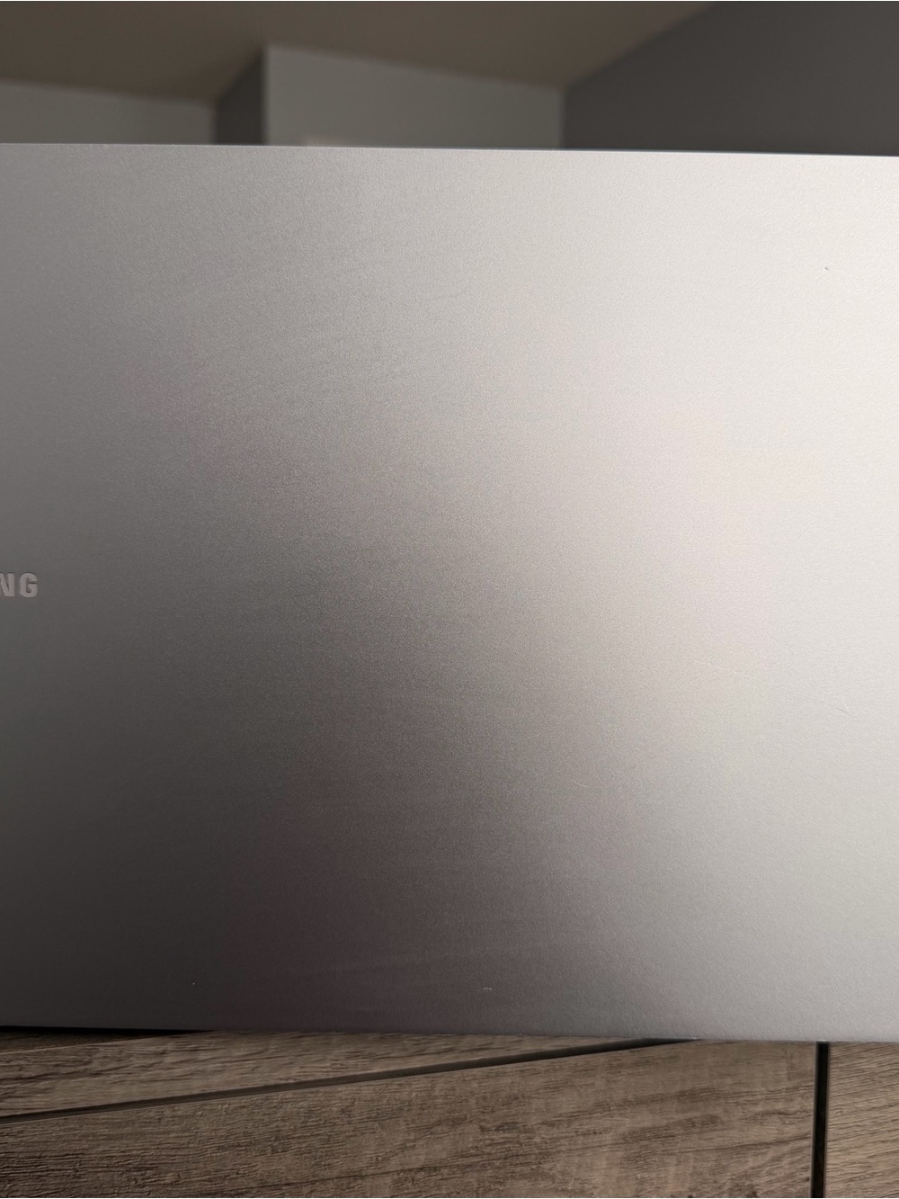 Samsung Silver Metallic Laptop Cover - Minimalist Design